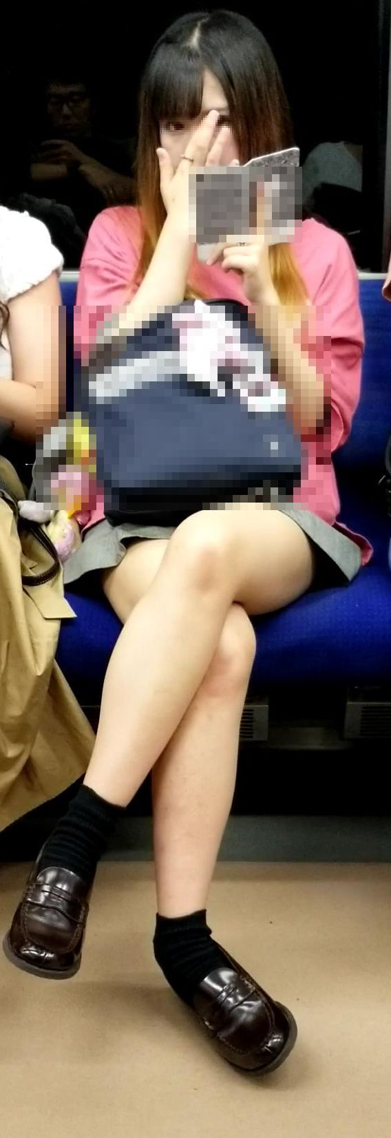 電車内での女子校生の日常vol029 (2)