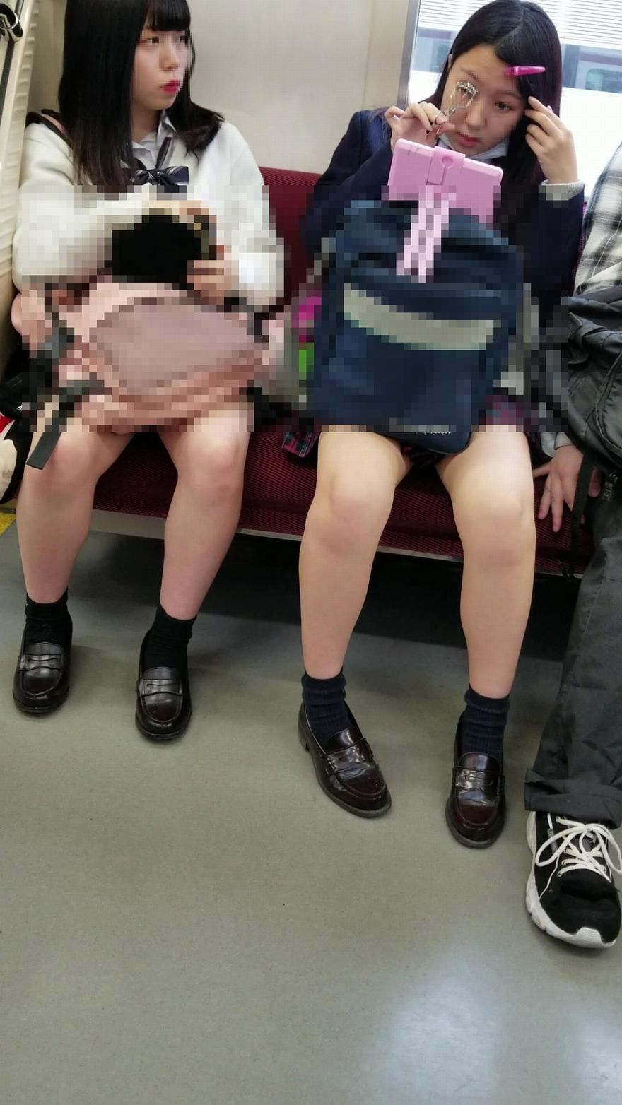 電車内での女子校生の日常vol026 (3)