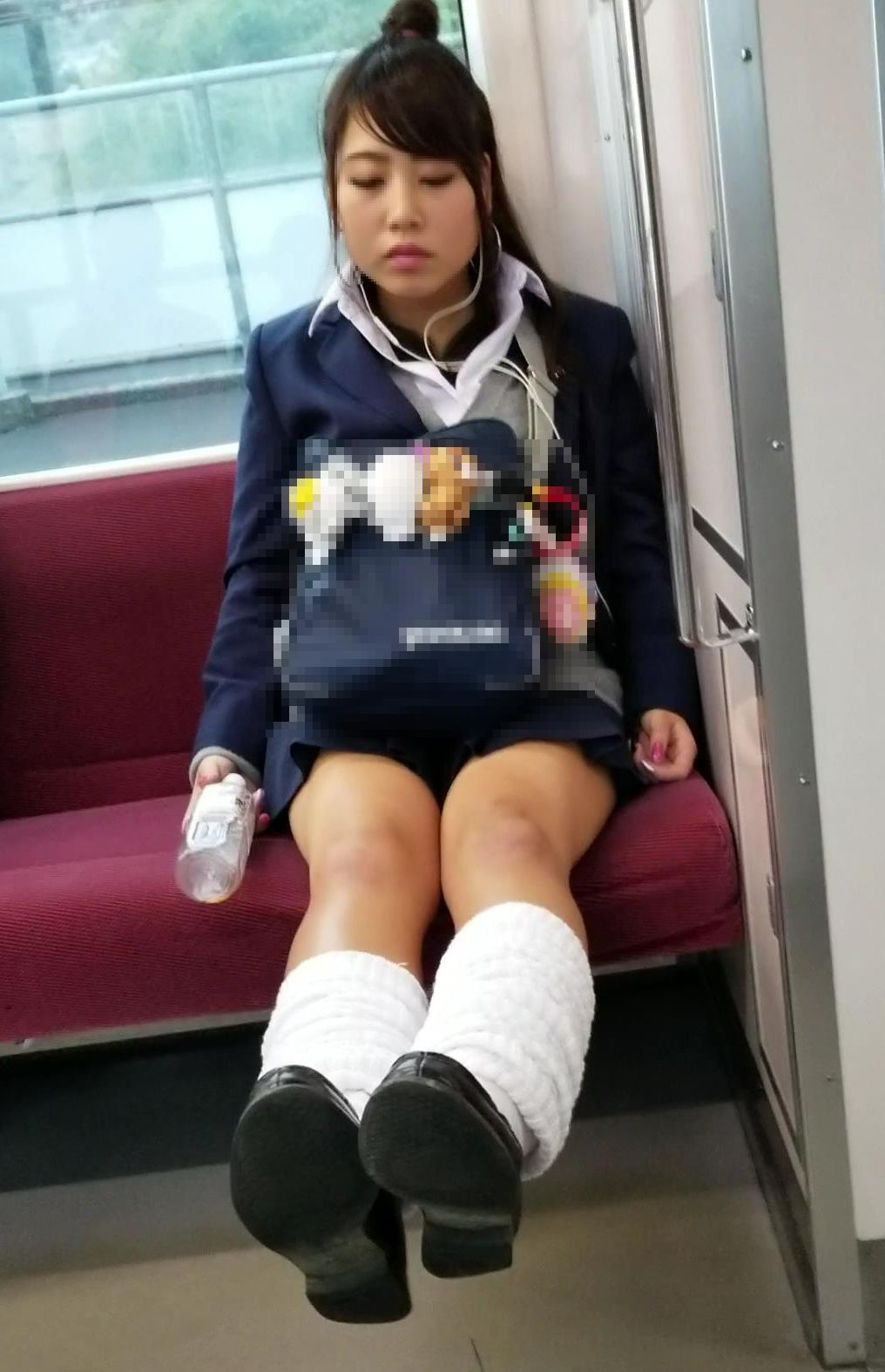 電車内での女子校生の日常vol030 (3)