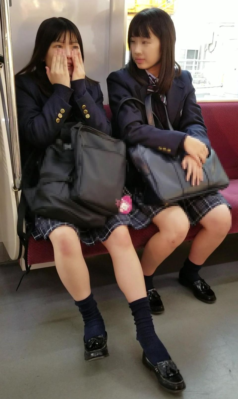 電車内での女子校生の日常vol002 (2)