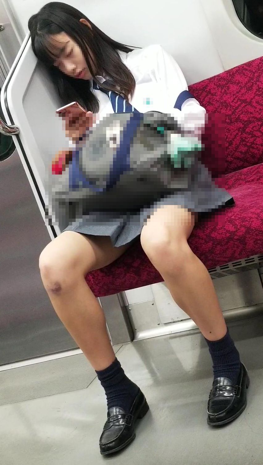 電車内での女子校生の日常vol007 (1)