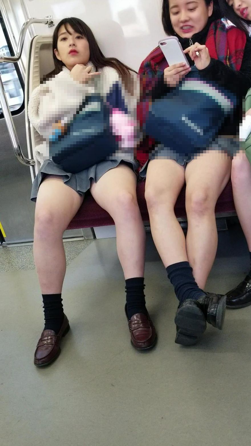 電車内での女子校生の日常vol014 (3)