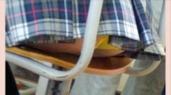 【校内パンチラ盗撮画像】同級生が盗撮した女子高生の校内パンツ！！→勇者よありがとう！