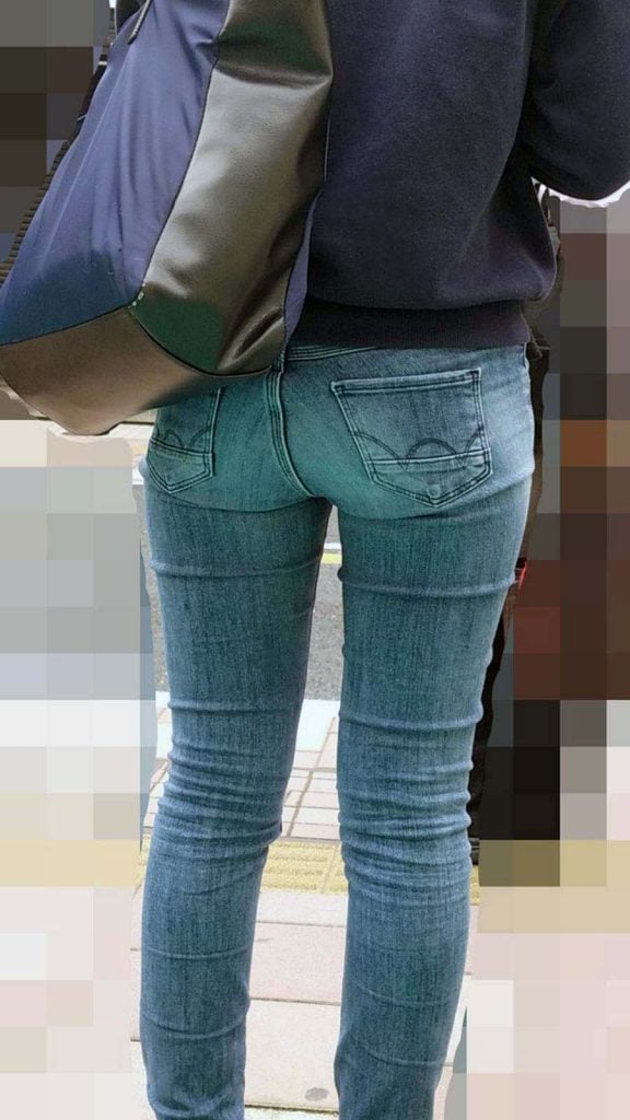 デニムジーパン尻画像｜デニムジーンズを履いてる女性や女の子の画像まとめ４ 50枚
