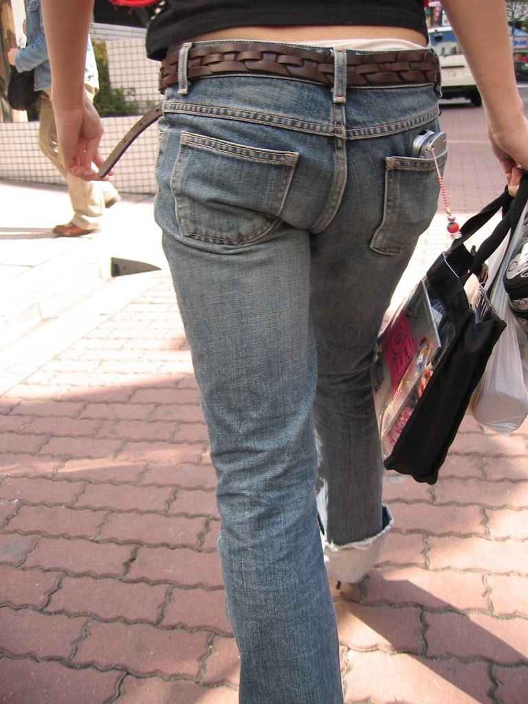 デニムジーパン尻画像｜デニムジーンズを履いてる女性や女の子の画像まとめ９ 50枚
