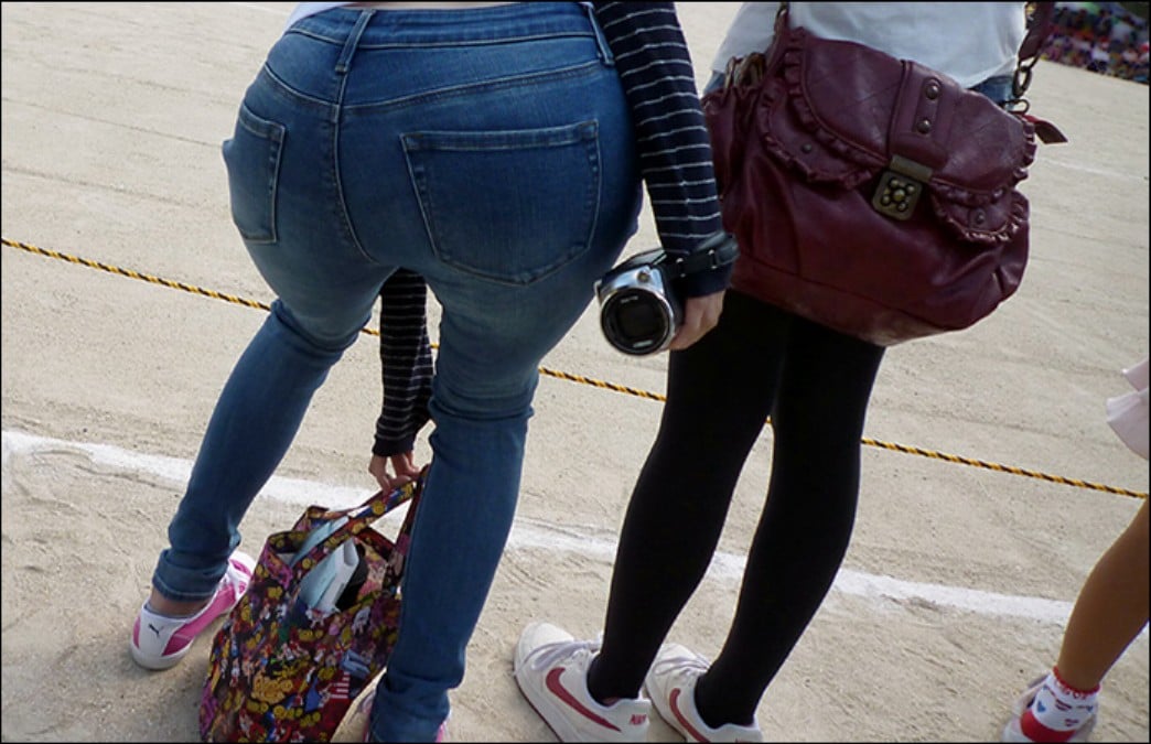 デニムジーパン尻画像｜デニムジーンズを履いてる女性や女の子の画像まとめ１３ 50枚