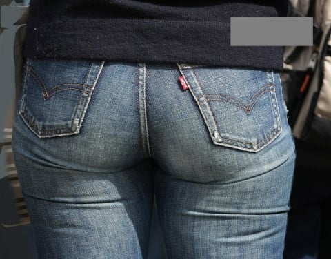 デニムジーパン尻画像｜デニムジーンズを履いてる女性や女の子の画像まとめ１ 50枚