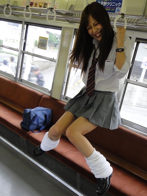 電車で通学する女子高生はなぜ痴漢されるのか (7)