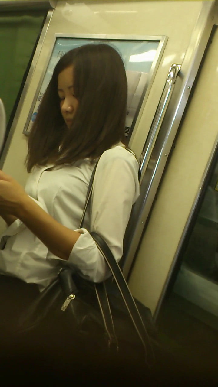 電車内で女子高生を撮影した (3)