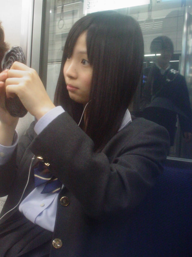 電車内で女子高生を撮影した (7)