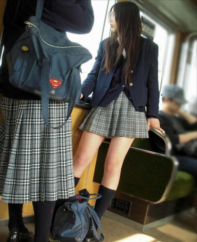 電車で女子高生がいるとテンションや性欲が上がる件について (4)