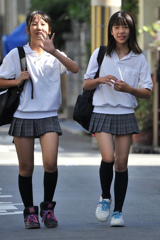 女子中学生画像｜街撮りJC制服画像パート8 | MINAOKA